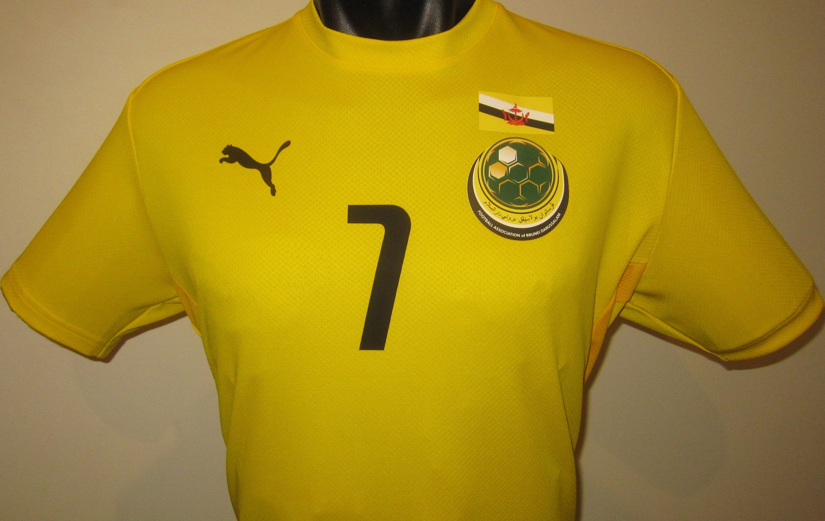 Brunei 2024-25 Home (#7- AZWAN) Jersey/Shirt