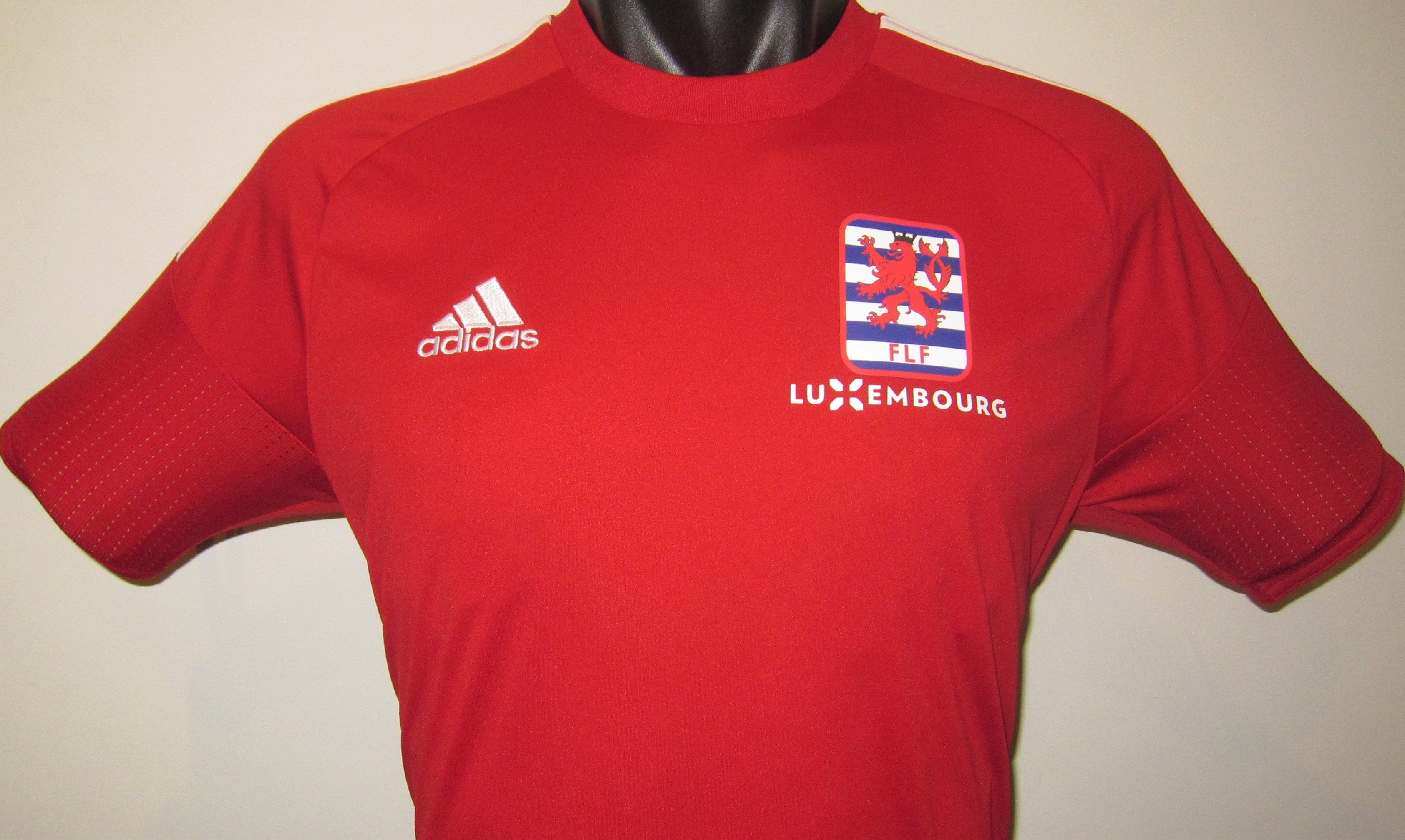 Luxembourg 2017-18 Home Jersey/Shirt