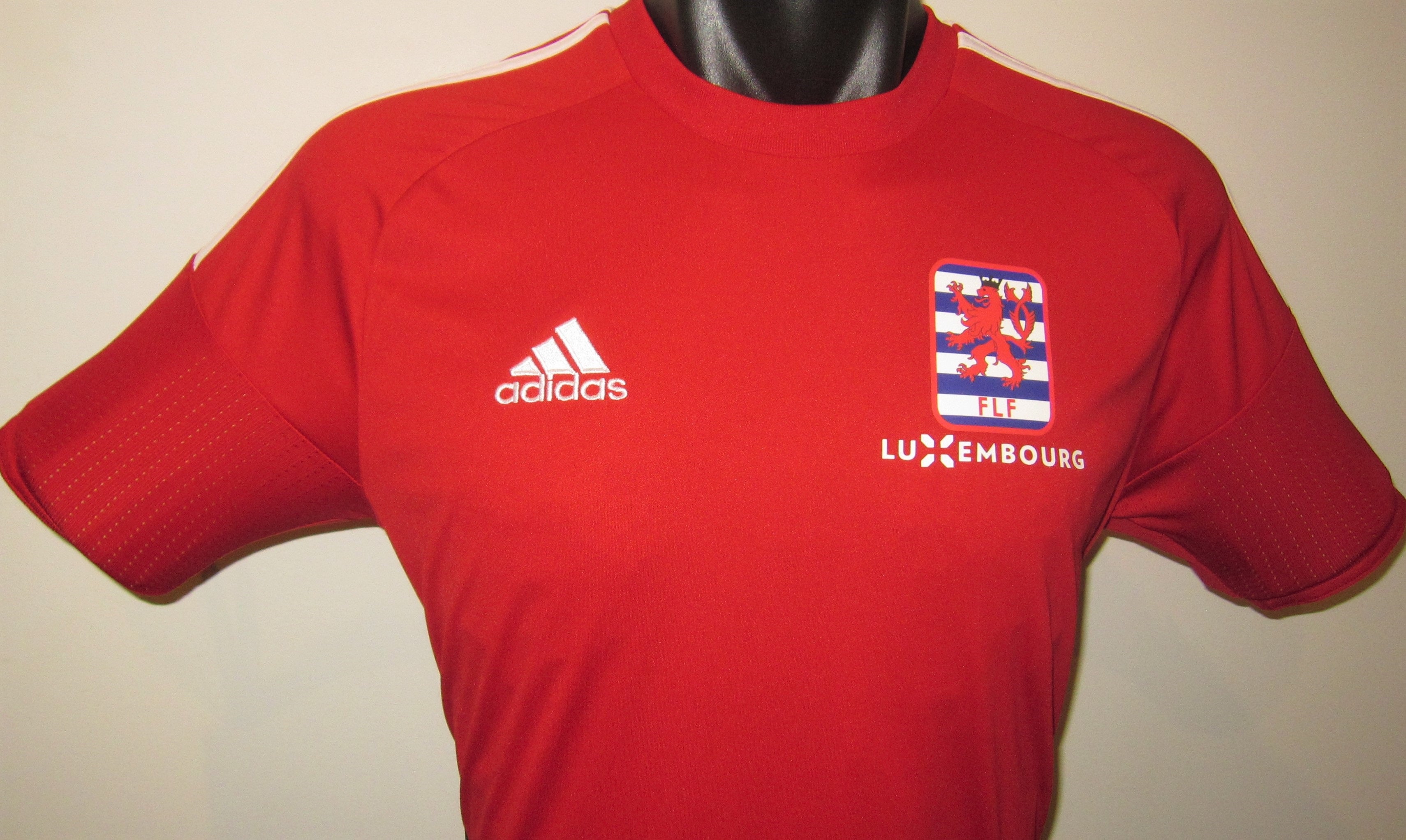 Luxembourg 2017-18 Home Jersey/Shirt