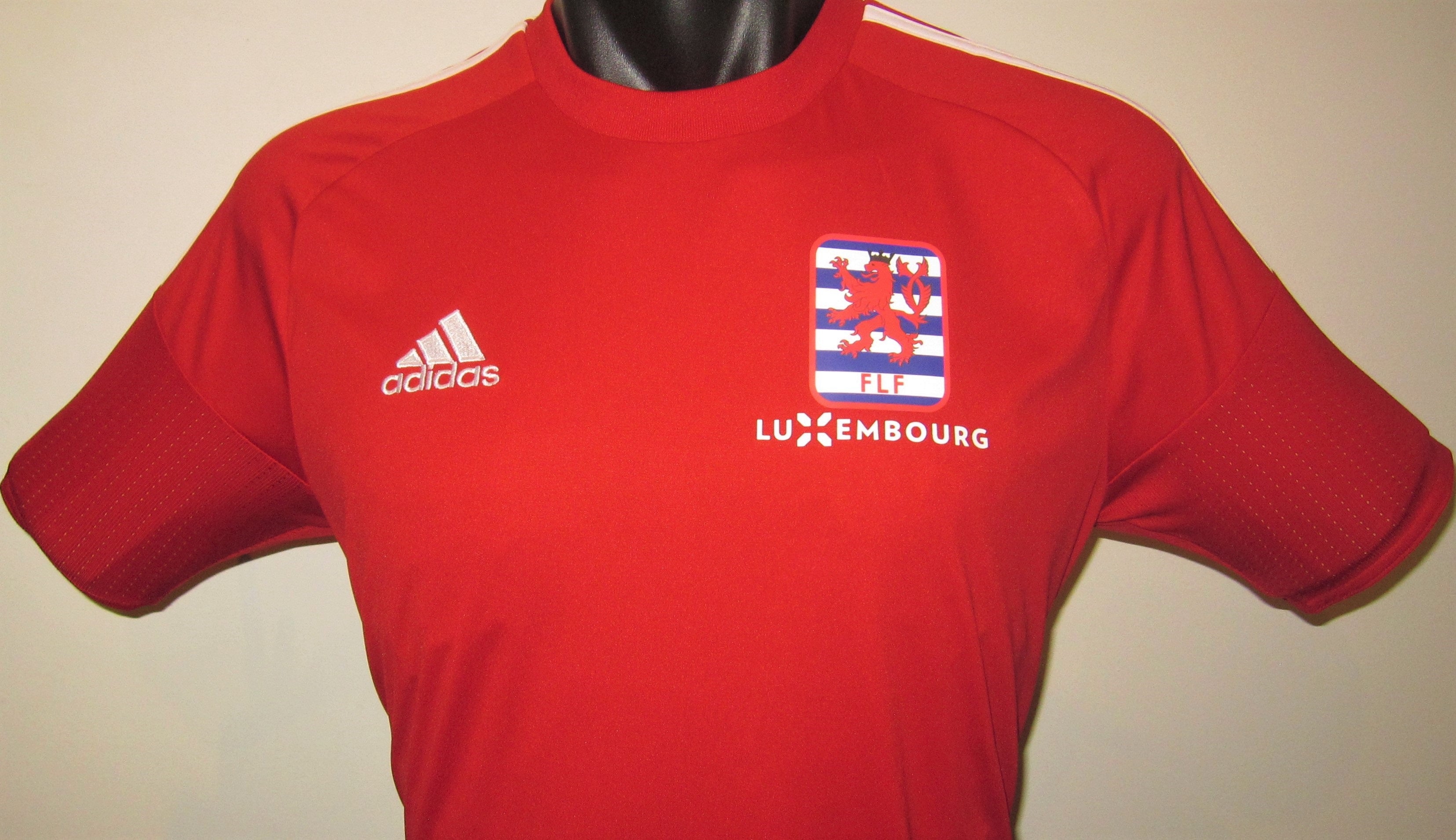 Luxembourg 2017-18 Home Jersey/Shirt