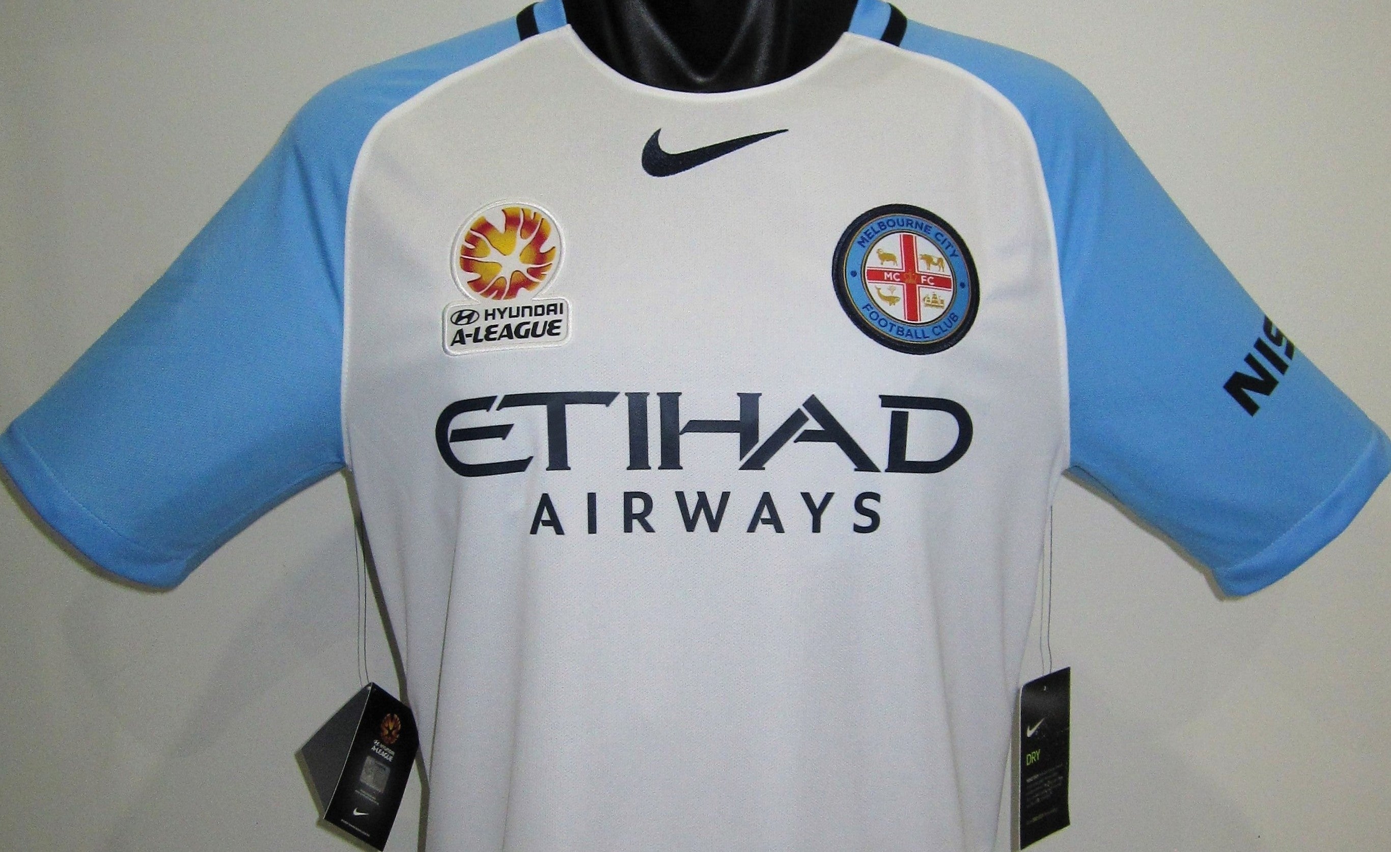 Melbourne City 2016-17 Home (CAHILL #17) Jersey/Shirt